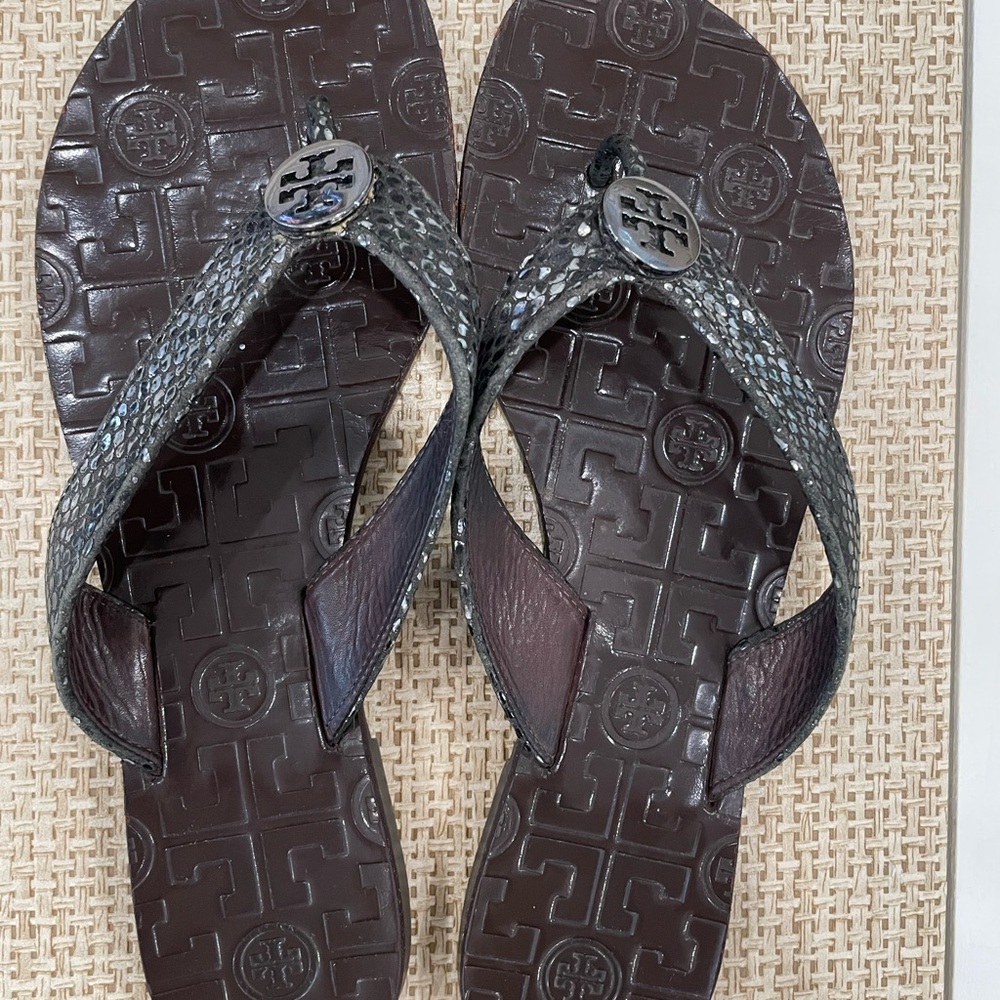 Tory Burch Pewter snakeskin Flip Flops. Size 8